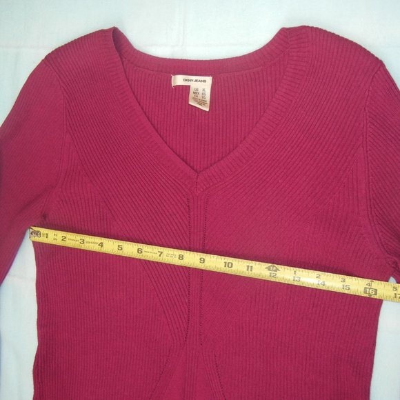 DKNY Jeans Wmn XL V Neck Long Sleeve Sweater Fine Gauge Knitted pattern Cabernet - Picture 4 of 11
